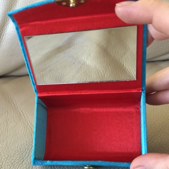 Handmade Makeup box mirror silky teal fabric floral embroidered snap closure new - Picture 2 of 2
